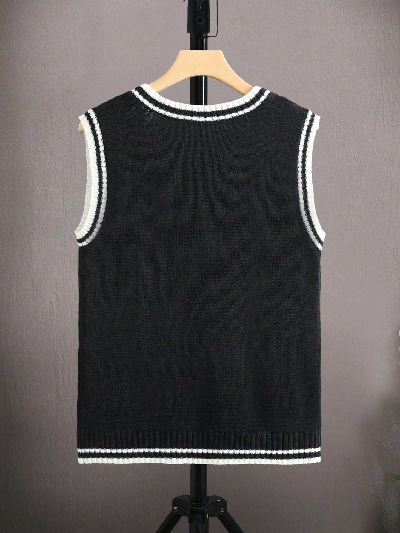 Manfinity Homme Contrast Striped Trim V-Neck Cable Knit Casual Sweater Vest for Men, Fall Winter